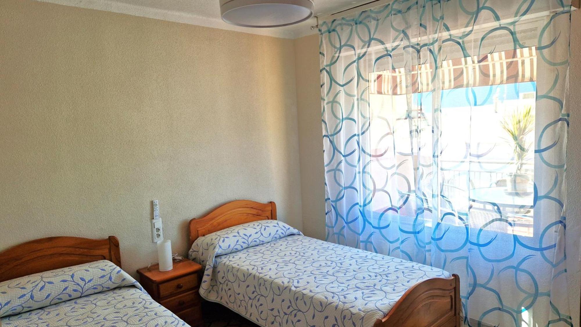 Apartamentos Centricos Playa Norte Peñíscola Quarto foto